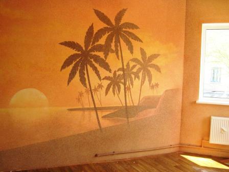 Рисунки жидкими обоями на стене